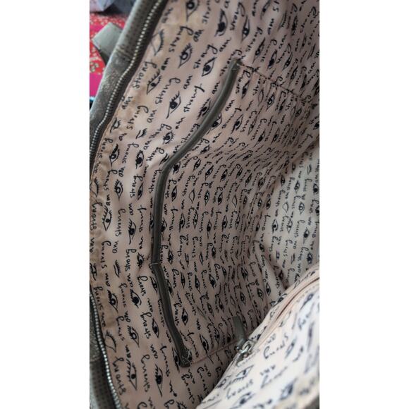 Stella & Dot Gray Leather Zip Top Bag Silver Hardware Inside Zip Pockets - Picture 8 of 8